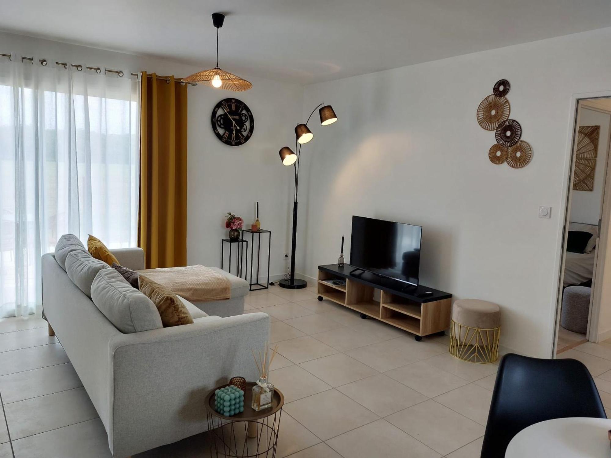Maison Neuve A Bessens Esterno foto